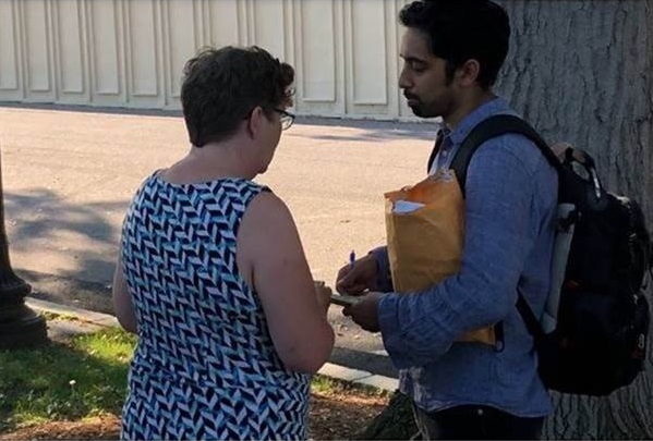 Same woman "protester" being paid for fake protest by democrat "paymaster".